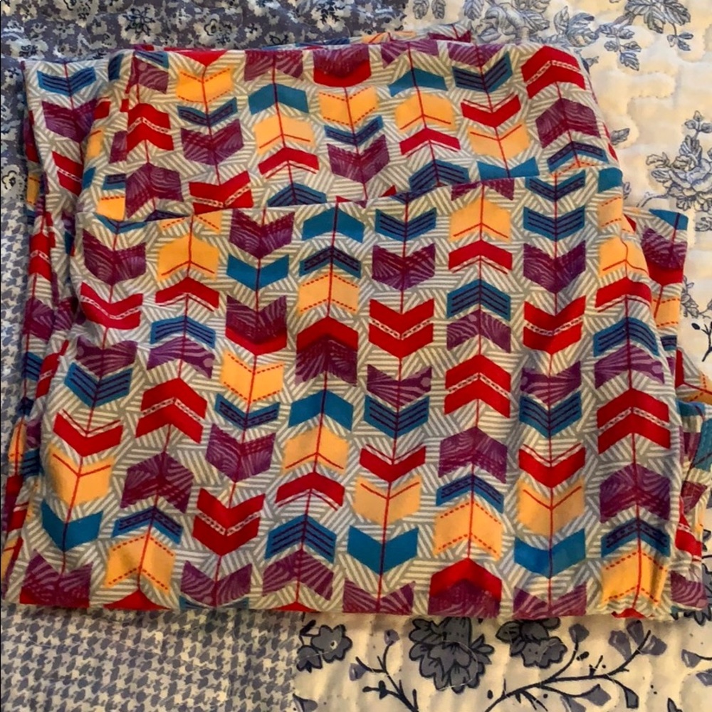 Pastel Arrows print Tall & Curvy LulaRoe Leggings